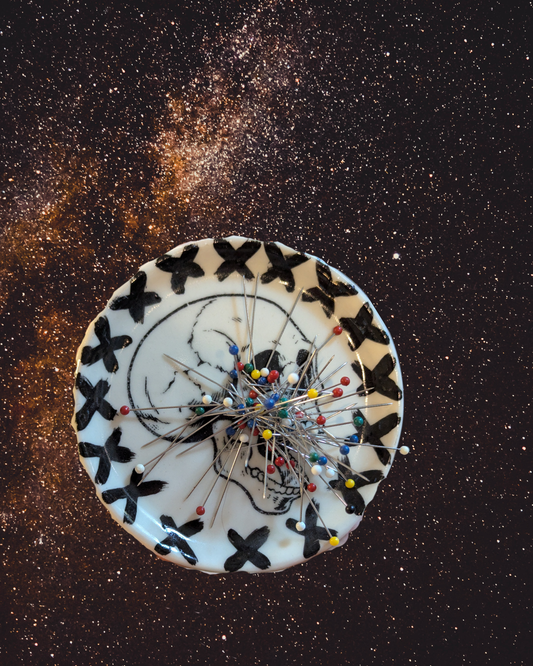 Jaw drop skull magnetic pin dish