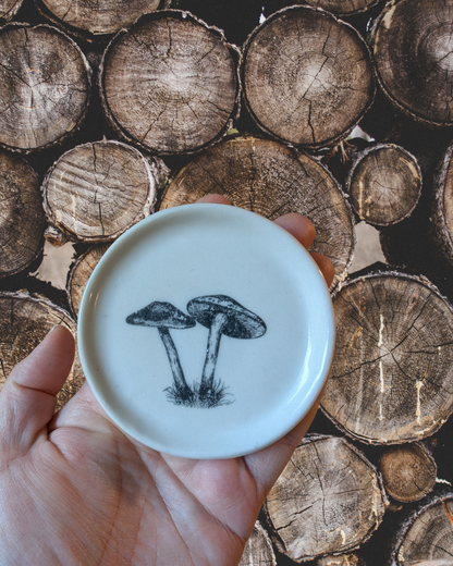 Mushroom magnetic pin dish