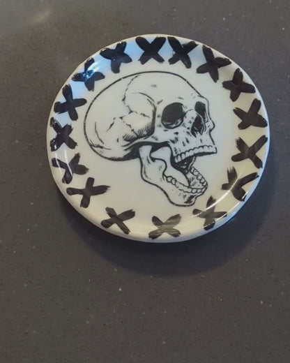 Jaw drop skull magnetic pin dish